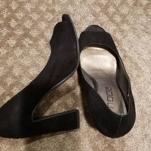 Modo Black suede pumps